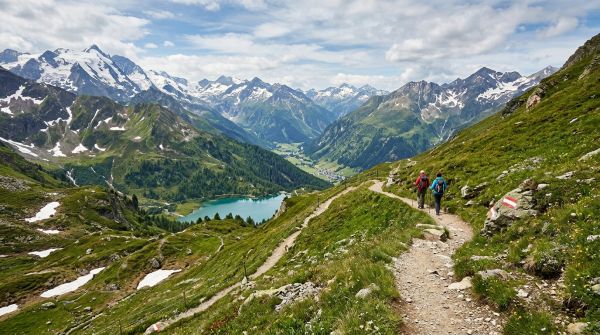 Quels sont les meilleurs sentiers de randonnée pour découvrir les Alpes autrichiennes?